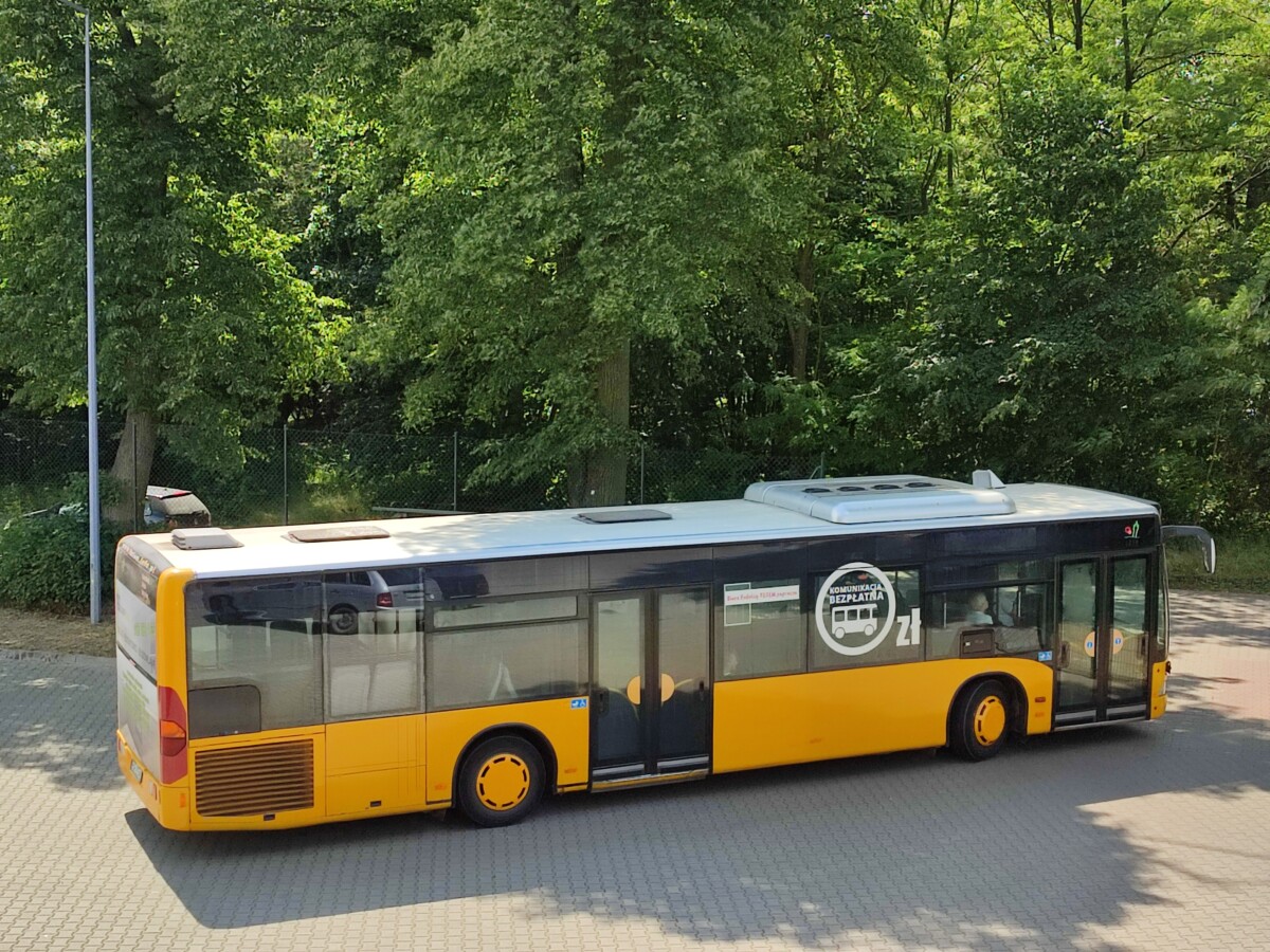 Darmowy autobus dla pracowników firmy Gawroński we współpracy z Urzędem Miasta Śrem i firmą Totem